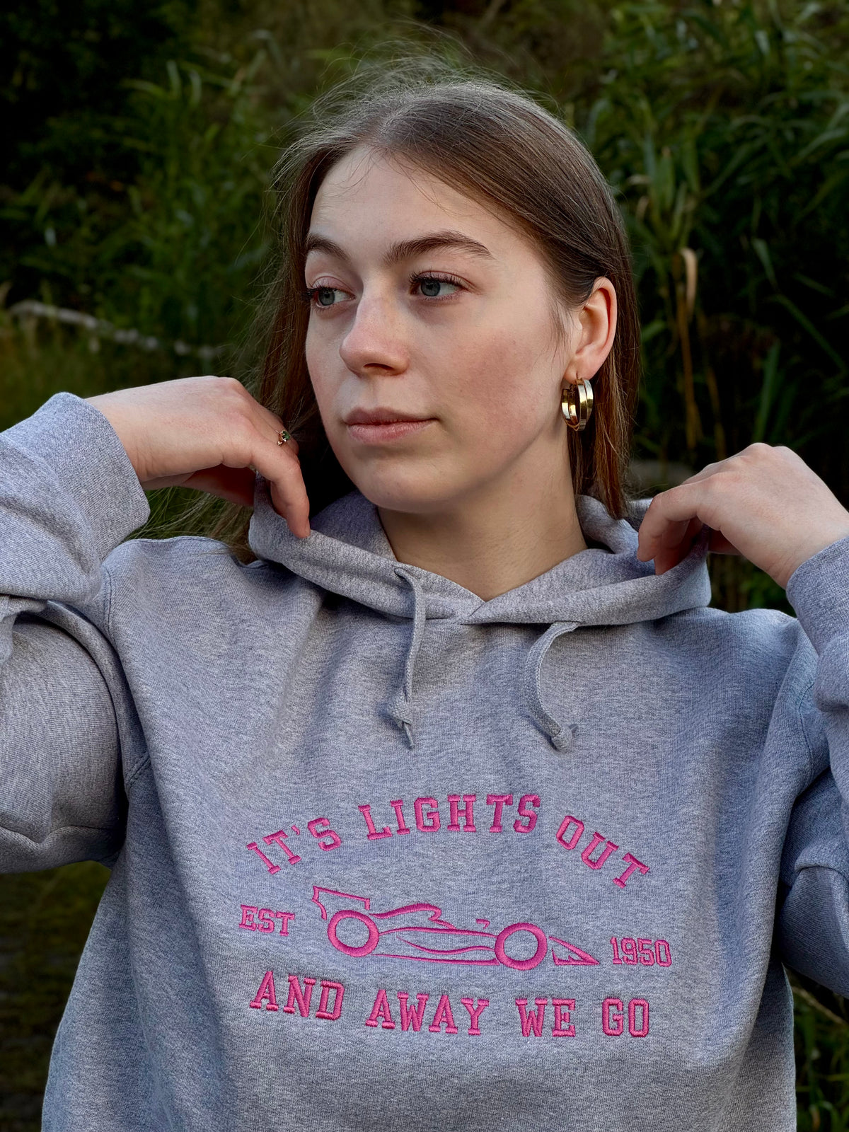 Bluza z haftem F1 | Lights Out 🏁 | Czarna / Szara